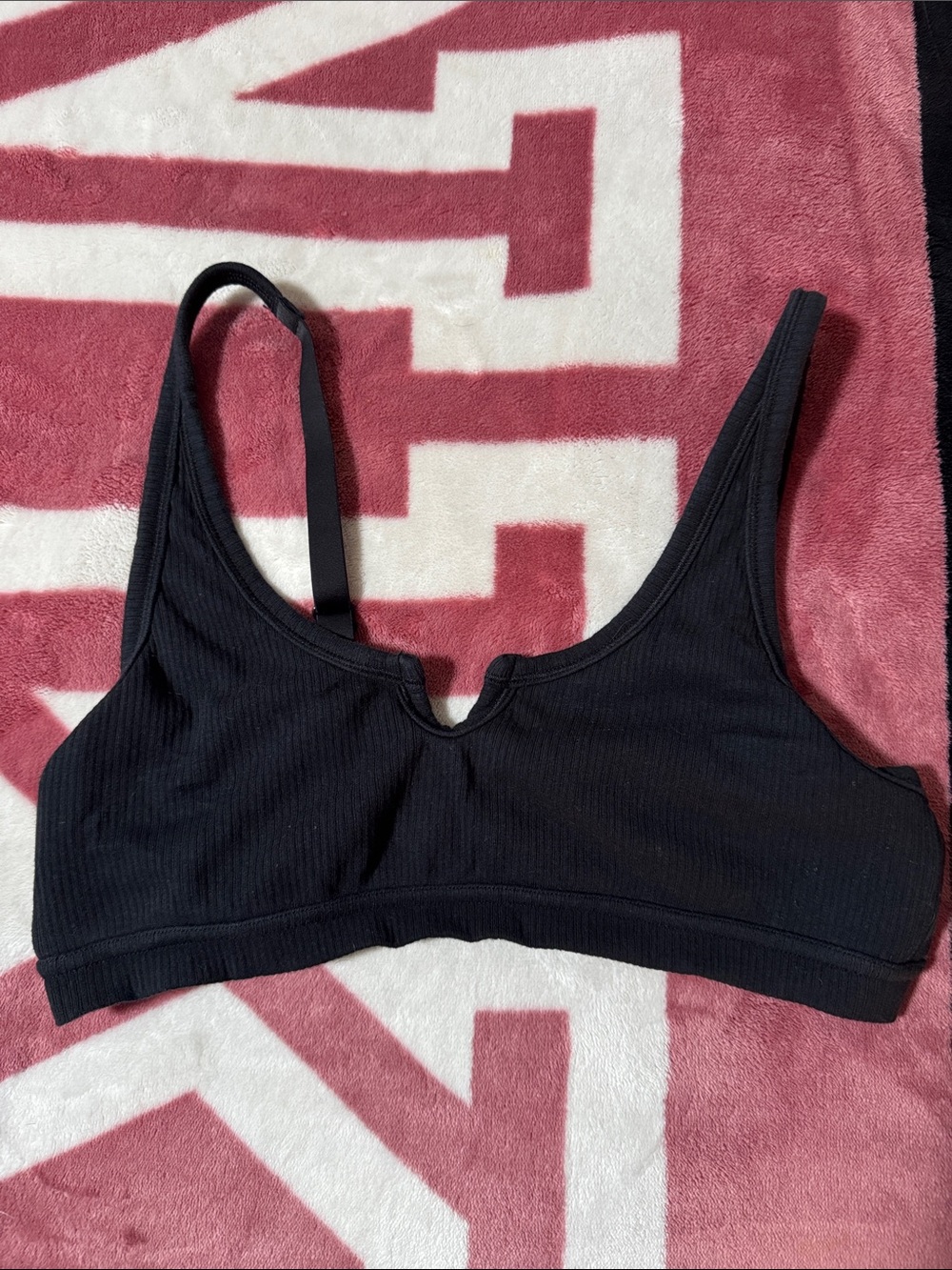 Aerie Ribbed paddles sports bra